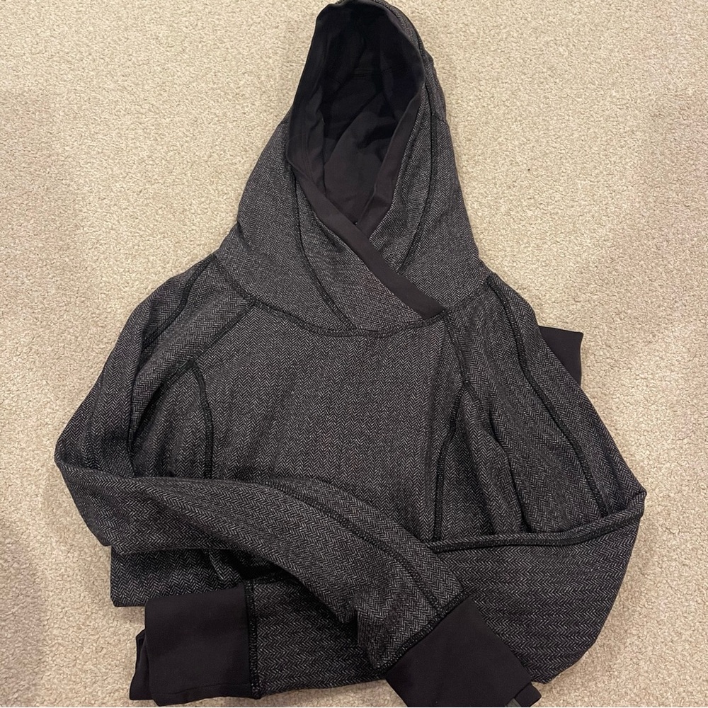 lululemon | think fast hoodie